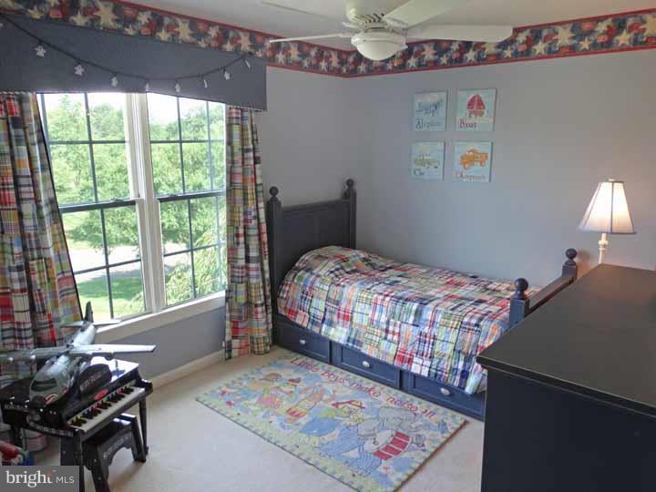 137 Clover Road Warminster, PA 18974 - Photo 14 of 25 Bedroom 3