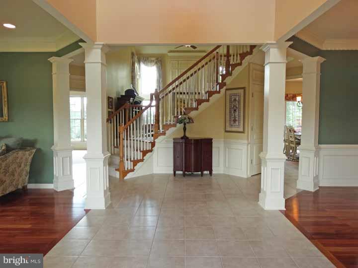 137 Clover Road Warminster, PA 18974 - Photo 4 of 25 Foyer