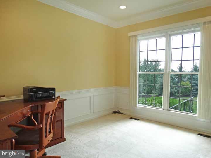 137 Clover Road Warminster, PA 18974 - Photo 8 of 25 Office / Study