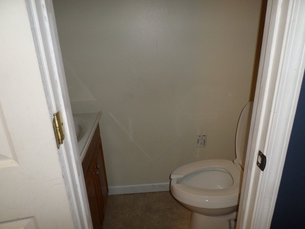184 Fulton Avenue Rochester, IN 46975 - Photo 9 of 12