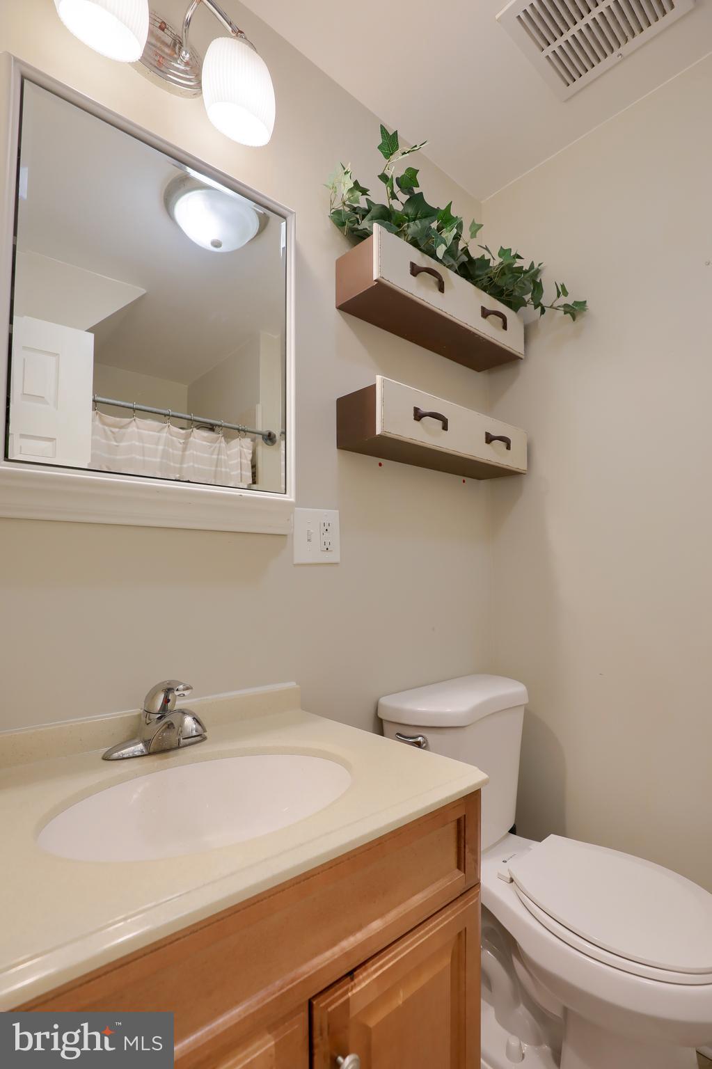 721 Greenbriar Road York, PA 17404 - Photo 20 of 36 Gallery Image 20