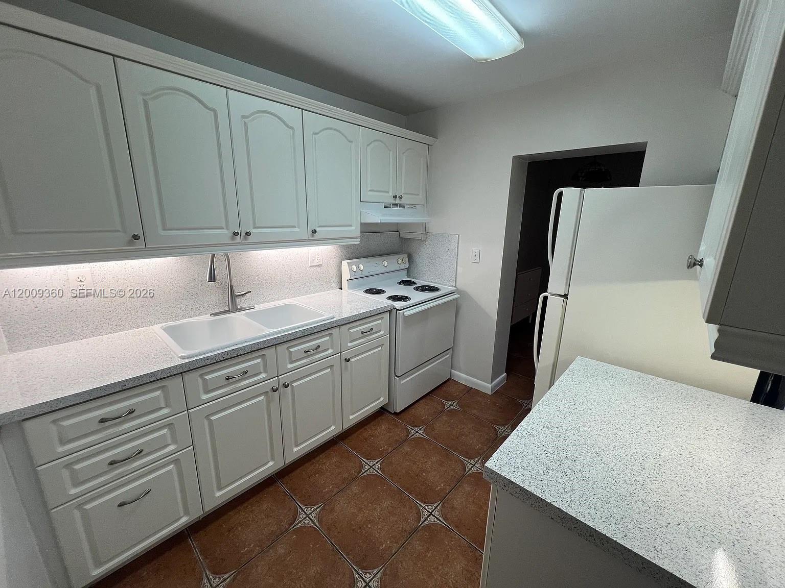 2544 Southwest 20th Street, Unit 2544 Miami, FL 33145 - Photo 6 of 29