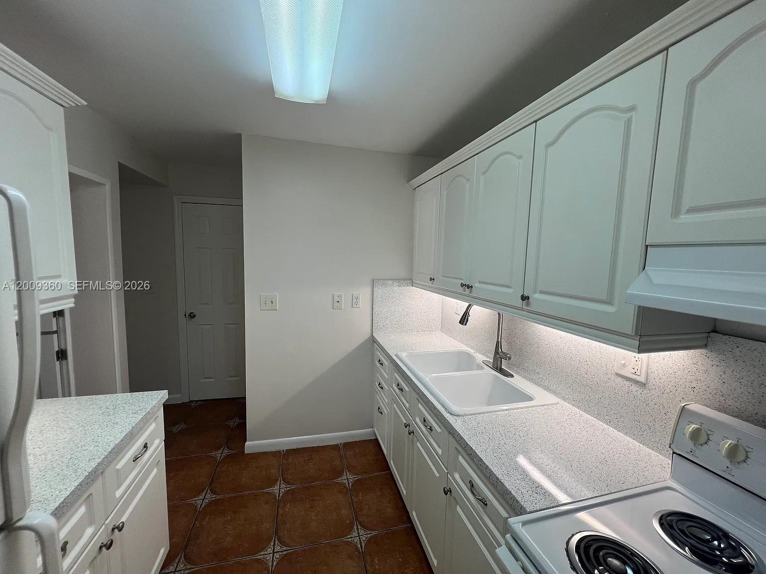 2544 Southwest 20th Street, Unit 2544 Miami, FL 33145 - Photo 8 of 29