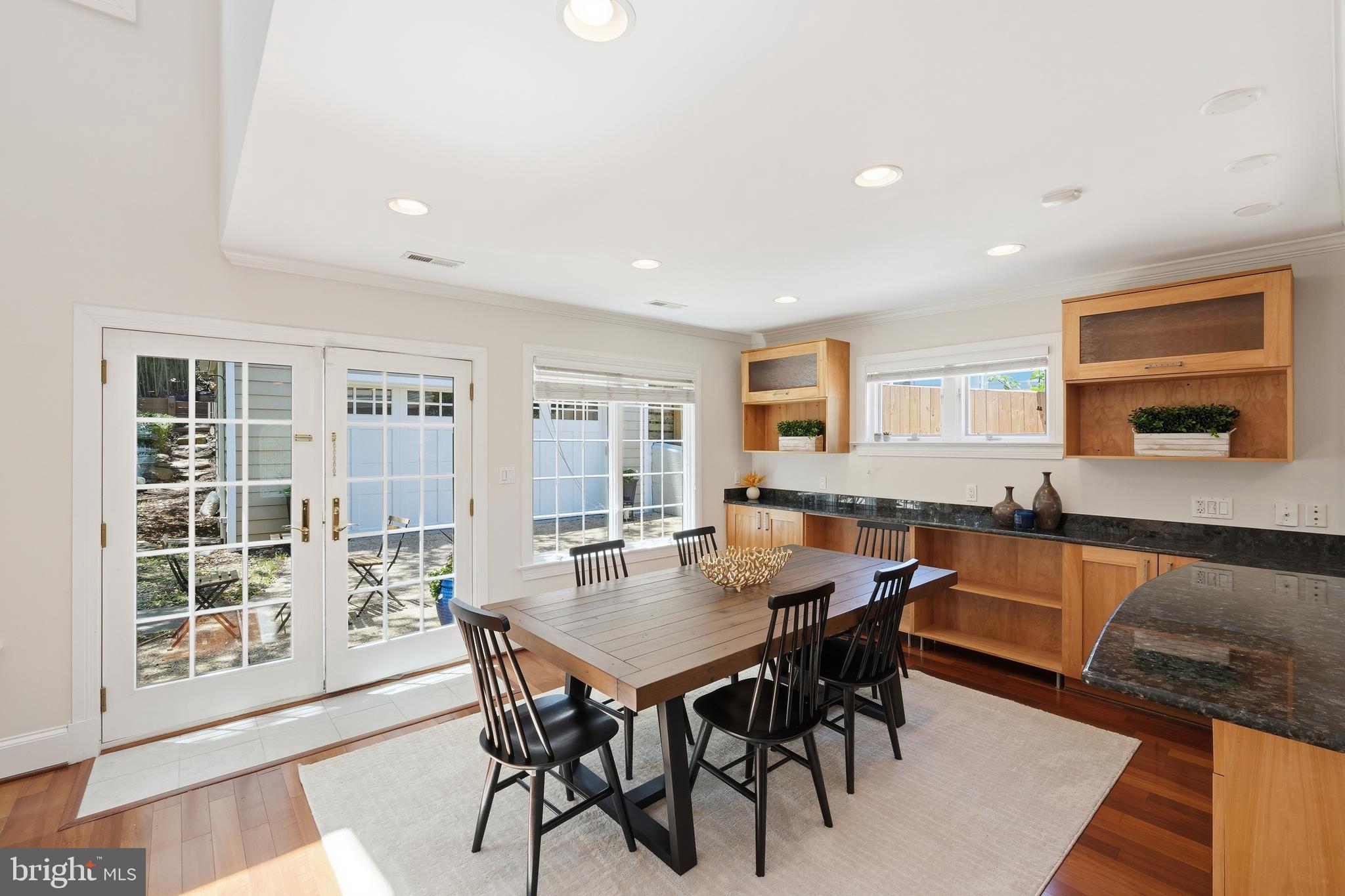 414 Skyhill Road Alexandria, VA 22314 - Photo 13 of 42 Dining Area