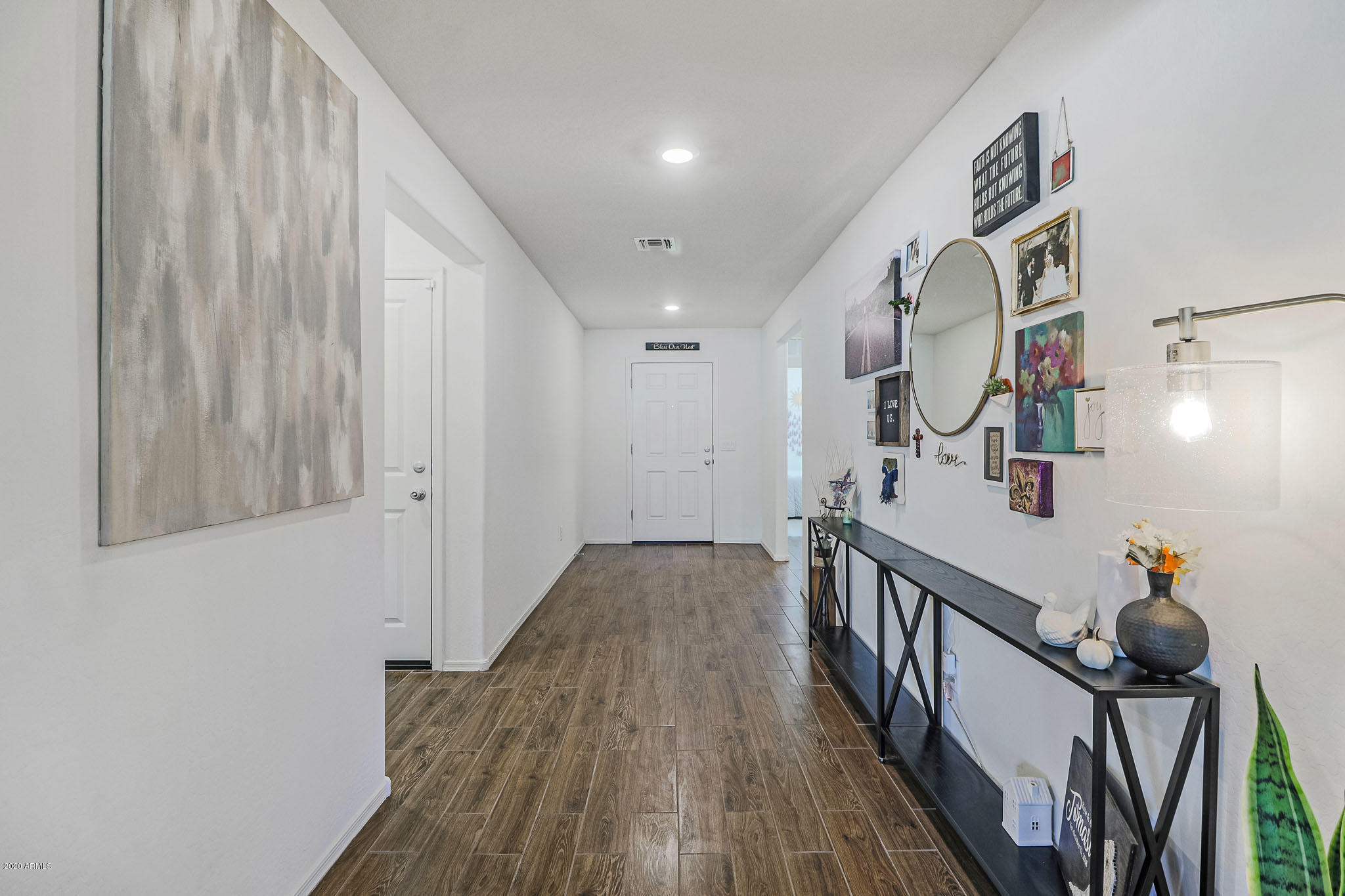 1750 Grenadine Road Phoenix, AZ 85040 - Photo 5 of 32 Wide Entryway