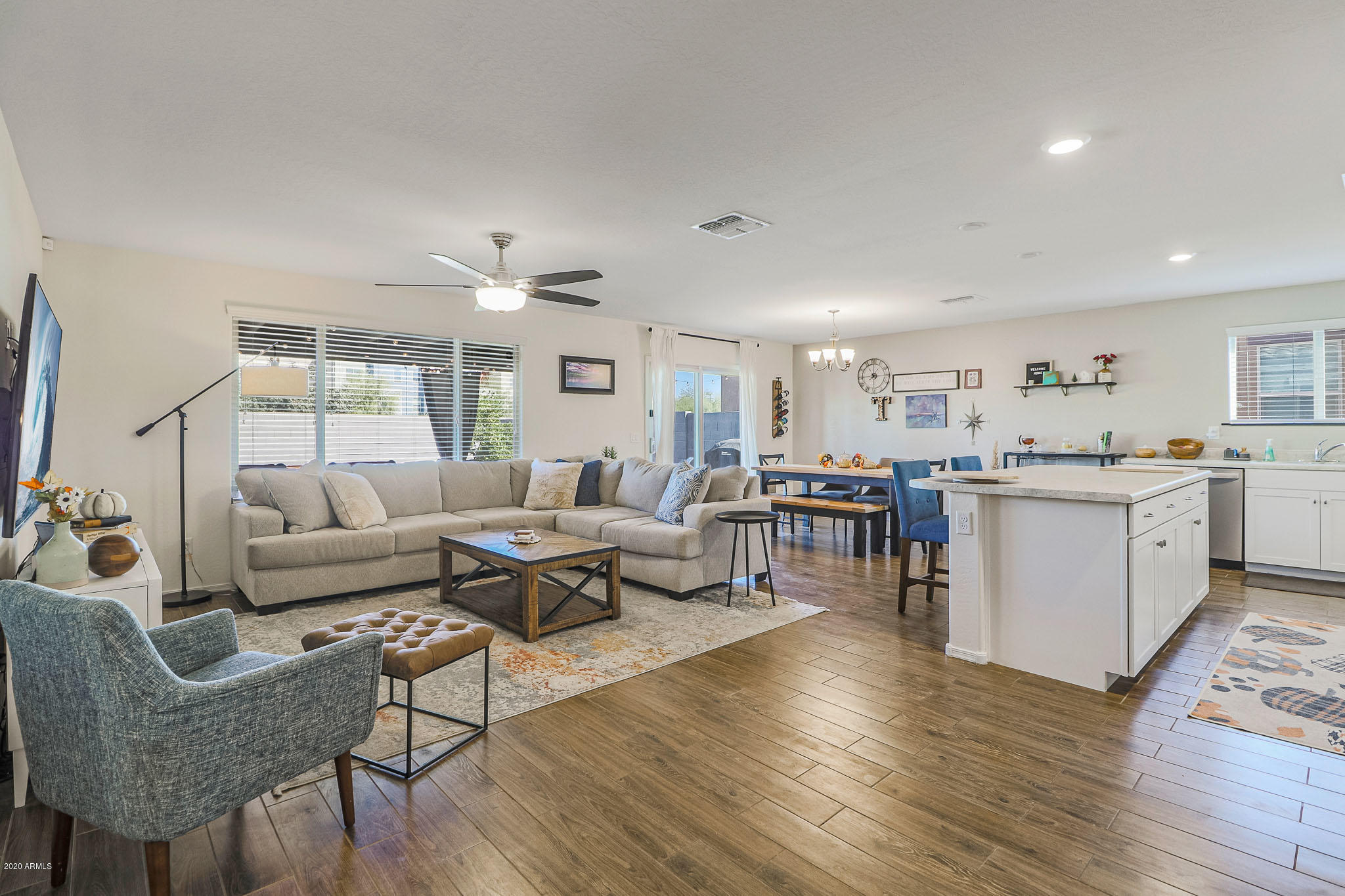 1750 Grenadine Road Phoenix, AZ 85040 - Photo 7 of 32 Wood Plank Tile Flooring