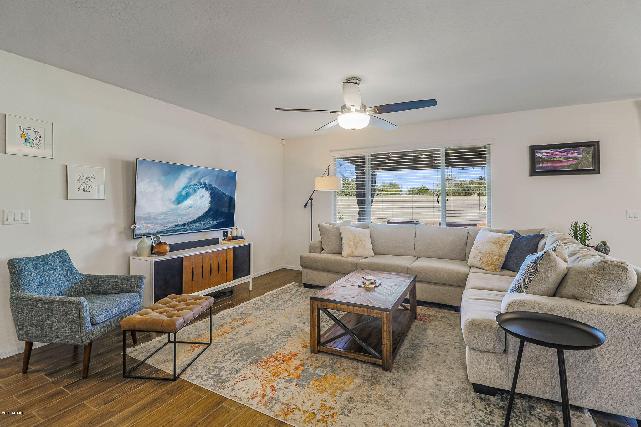 1750 Grenadine Road Phoenix, AZ 85040 - Photo 8 of 32 Huge Great Room