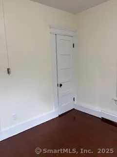 an empty room with an empty space