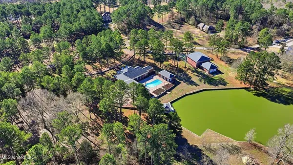 $1,299,000 | 123 Lakeshire Cove, Canton, MS 39046