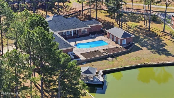 $1,299,000 | 123 Lakeshire Cove, Canton, MS 39046