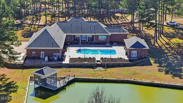 $1,299,000 | 123 Lakeshire Cove, Canton, MS 39046
