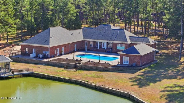 $1,299,000 | 123 Lakeshire Cove, Canton, MS 39046