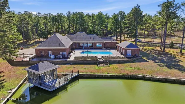 $1,299,000 | 123 Lakeshire Cove, Canton, MS 39046