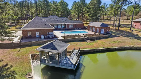 $1,299,000 | 123 Lakeshire Cove, Canton, MS 39046