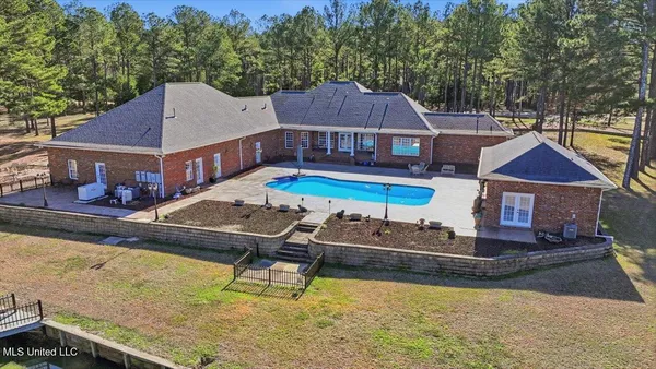 $1,299,000 | 123 Lakeshire Cove, Canton, MS 39046