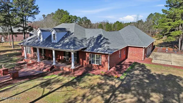 $1,299,000 | 123 Lakeshire Cove, Canton, MS 39046