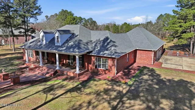$1,450,000 | 123 Lakeshire Cove, Canton, MS 39046