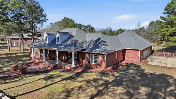 $1,299,000 | 123 Lakeshire Cove, Canton, MS 39046