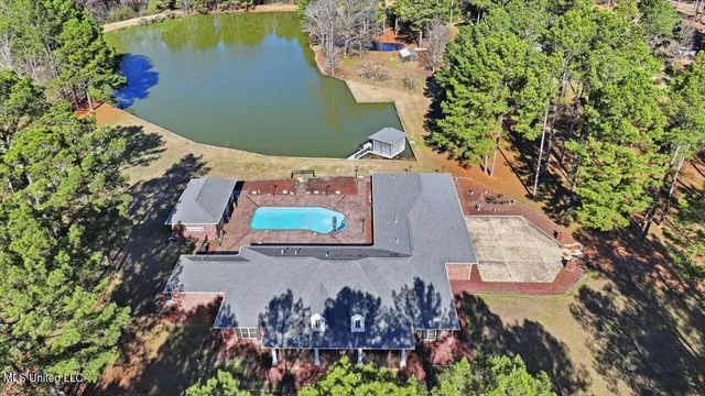 $1,450,000 | 123 Lakeshire Cove, Canton, MS 39046