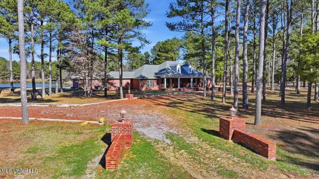 $1,450,000 | 123 Lakeshire Cove, Canton, MS 39046