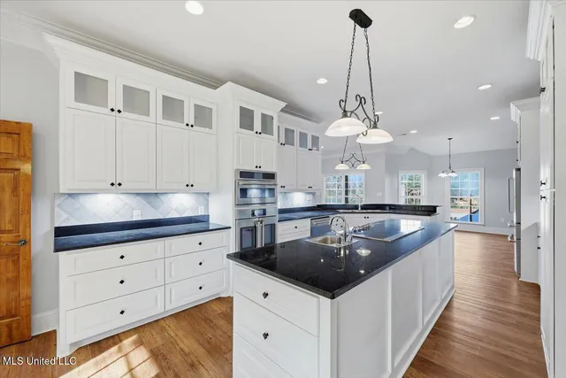 $1,450,000 | 123 Lakeshire Cove, Canton, MS 39046