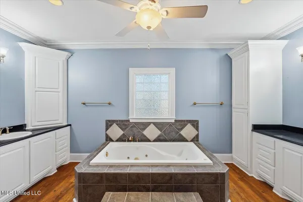 $1,299,000 | 123 Lakeshire Cove, Canton, MS 39046