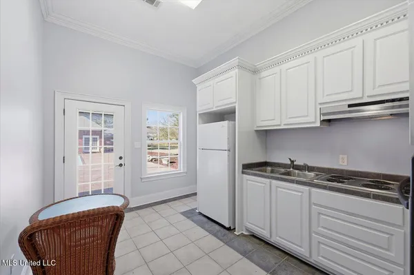 $1,299,000 | 123 Lakeshire Cove, Canton, MS 39046