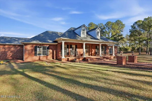 $1,299,000 | 123 Lakeshire Cove, Canton, MS 39046