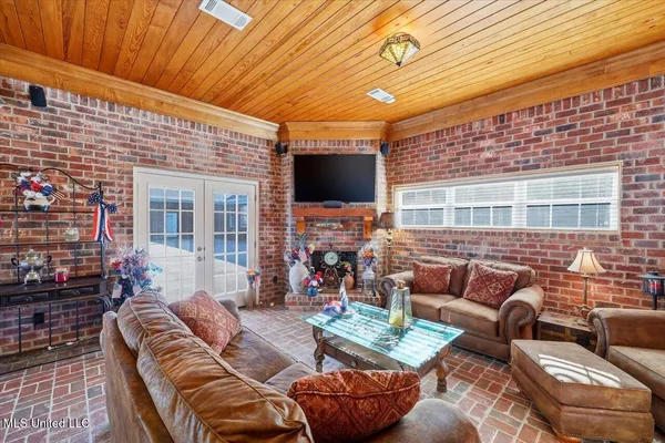 $1,299,000 | 123 Lakeshire Cove, Canton, MS 39046