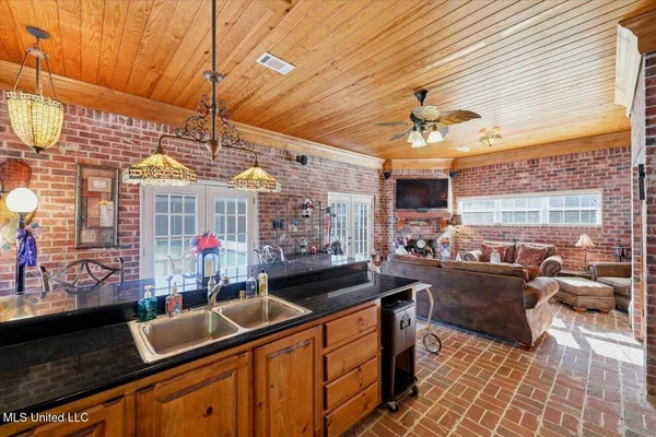 $1,299,000 | 123 Lakeshire Cove, Canton, MS 39046