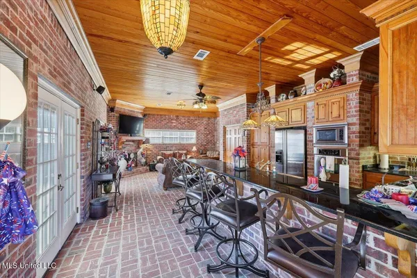 $1,299,000 | 123 Lakeshire Cove, Canton, MS 39046