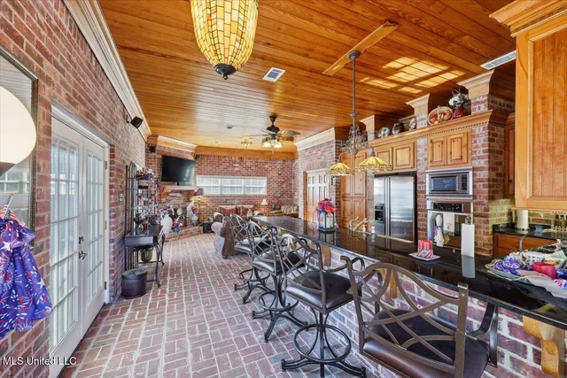 $1,450,000 | 123 Lakeshire Cove, Canton, MS 39046