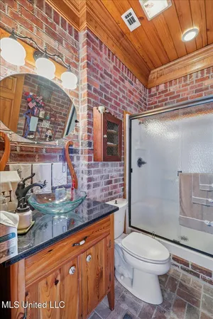 $1,299,000 | 123 Lakeshire Cove, Canton, MS 39046