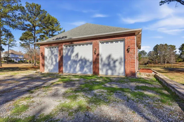 $1,450,000 | 123 Lakeshire Cove, Canton, MS 39046