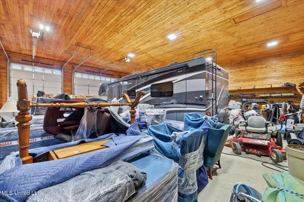 $1,299,000 | 123 Lakeshire Cove, Canton, MS 39046