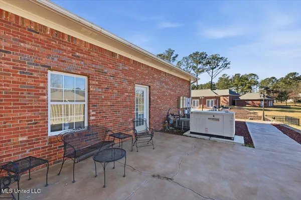 $1,299,000 | 123 Lakeshire Cove, Canton, MS 39046