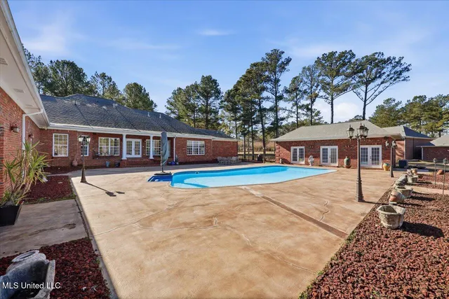 $1,450,000 | 123 Lakeshire Cove, Canton, MS 39046