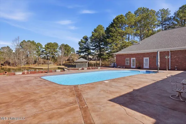 $1,299,000 | 123 Lakeshire Cove, Canton, MS 39046