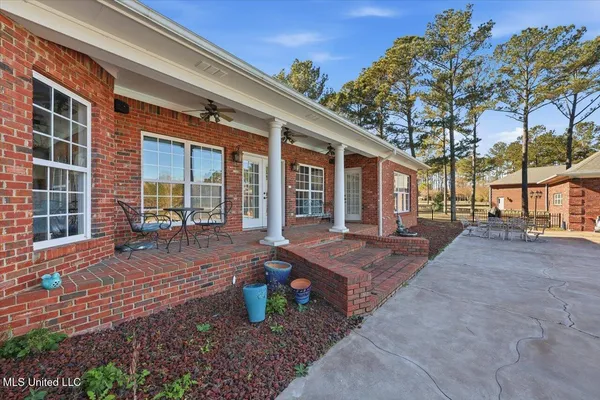 $1,299,000 | 123 Lakeshire Cove, Canton, MS 39046