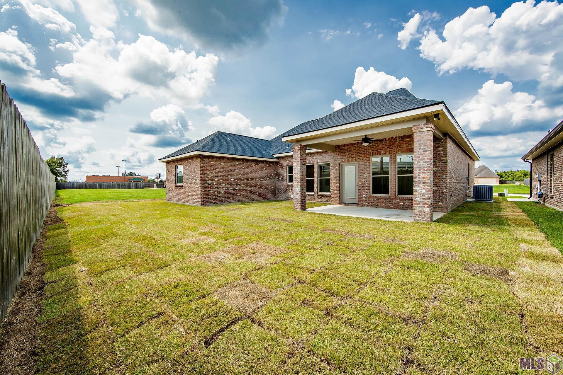 214 Rue Max Houma, LA 70364 - Photo 4 of 14 Gallery Image 4