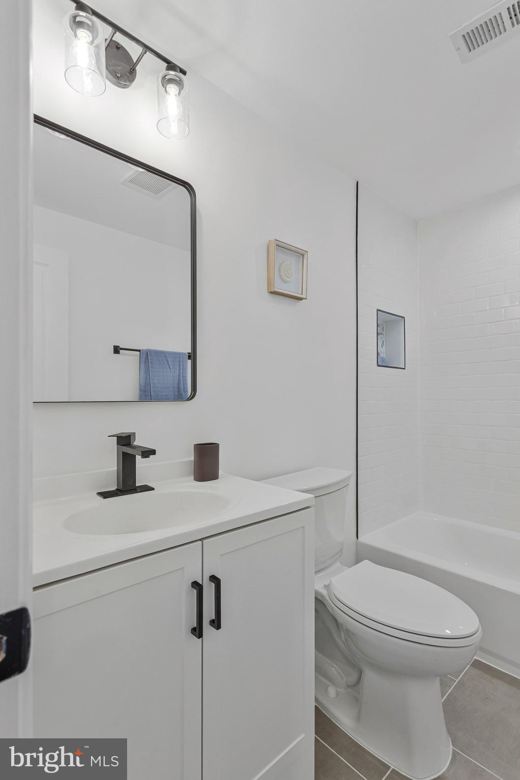 3365 Arundel On The Bay Road Annapolis, MD 21403 - Photo 16 of 47 Full Bathroom 1