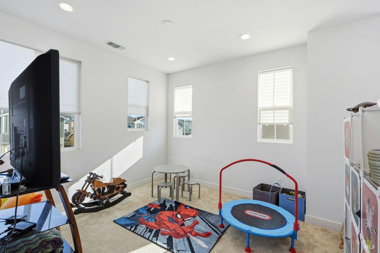 1617 Sorrel Street Santa Rosa, CA 95403 - Photo 14 of 29 Loft area
