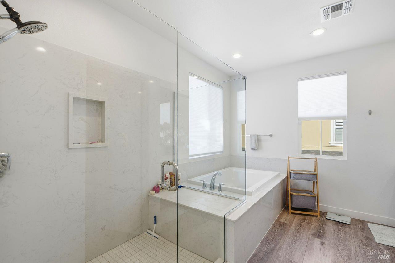 1617 Sorrel Street Santa Rosa, CA 95403 - Photo 21 of 29 En Suite Bathroom