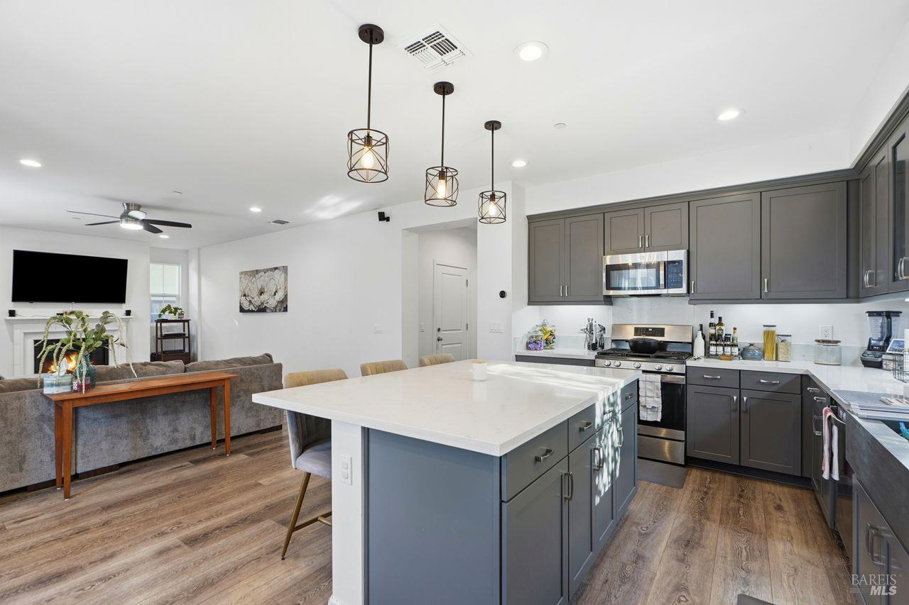 1617 Sorrel Street Santa Rosa, CA 95403 - Photo 10 of 32