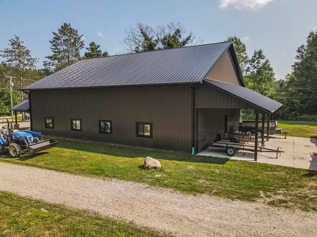 $996,000 | 1609 South Sage Lake Road, Hale, MI 48739