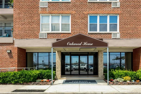 $599,000 | 1 East Broadway, Unit 2N, Long Beach, NY 11561