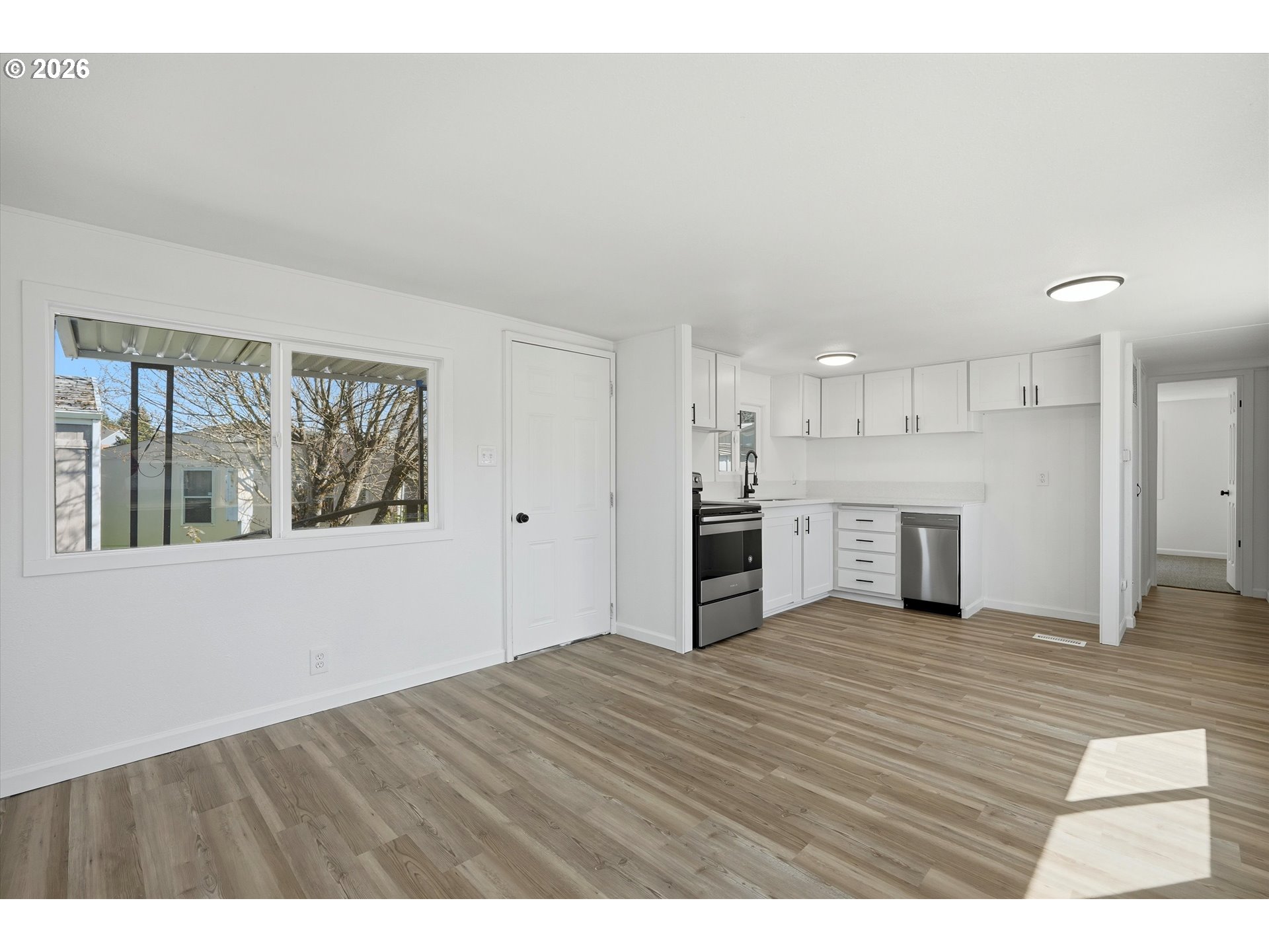 340 Northeast Crest Street, Unit 5 Sublimity, OR 97385 - Photo 3 of 29