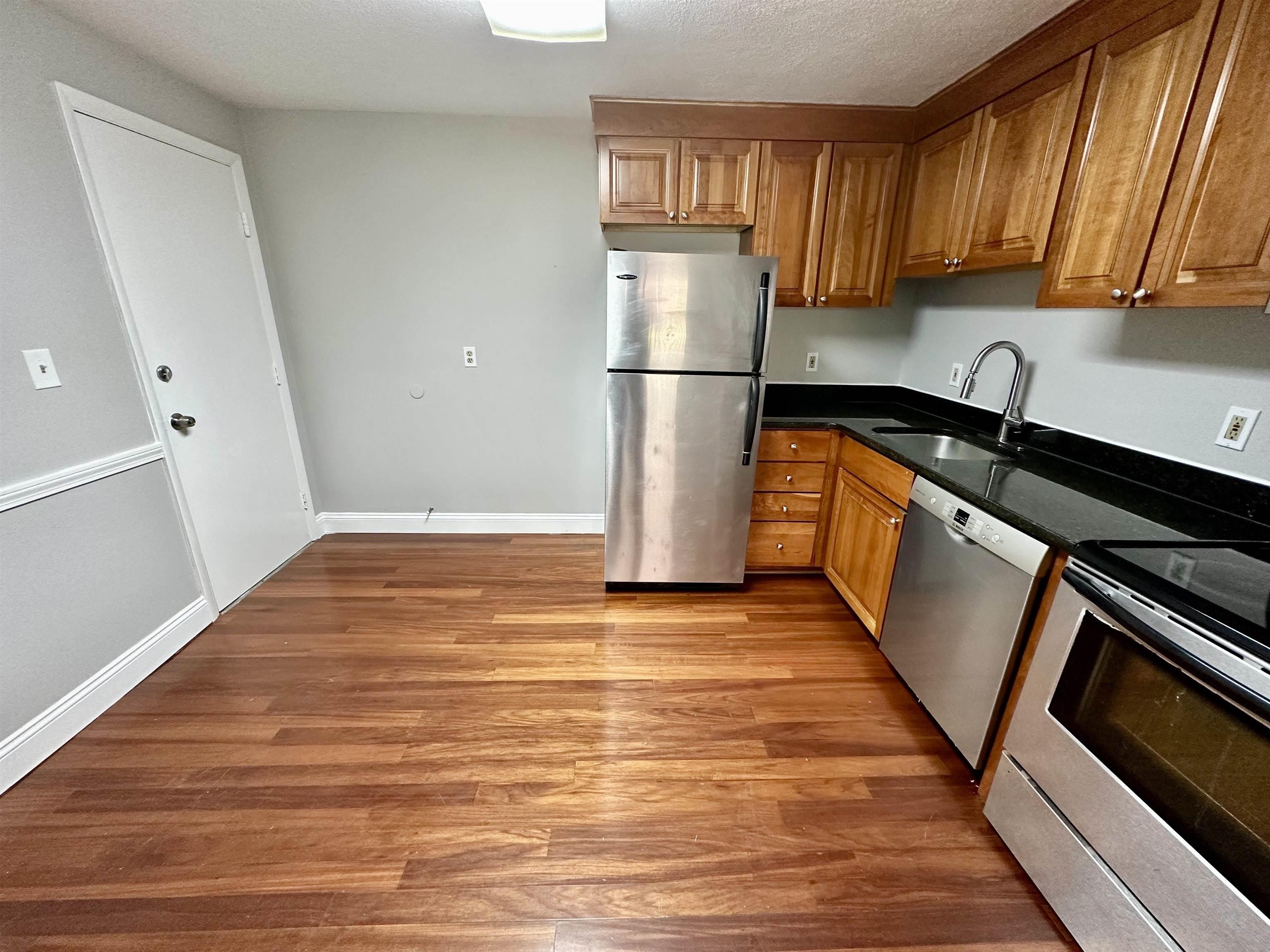 33 Andrew Street Manchester, NH 03104 - Photo 12 of 13
