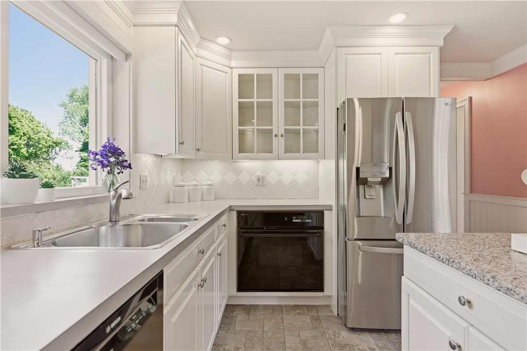5 Heritage Road Bristol, RI 02809 - Photo 13 of 50 Kitchen
