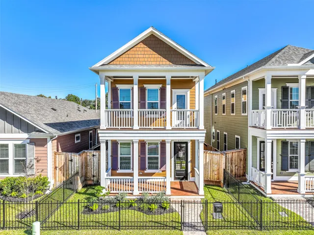 $458,380 | 2519 South Houston Avenue, Pearland, TX 77581